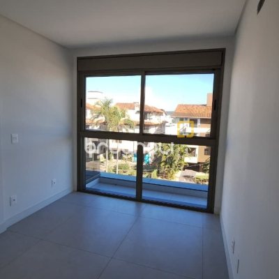 Apartamento com 65m², 2 quartos (sendo 2 suítes), 2 garagens, no bairro Jurerê Internacional em Florianópolis