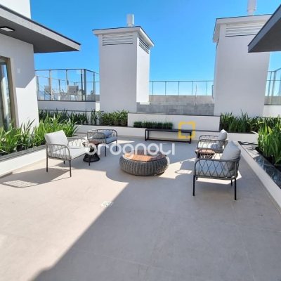 Apartamento com 65m², 2 quartos (sendo 2 suítes), 2 garagens, no bairro Jurerê Internacional em Florianópolis