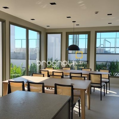 Apartamento com 65m², 2 quartos (sendo 2 suítes), 2 garagens, no bairro Jurerê Internacional em Florianópolis