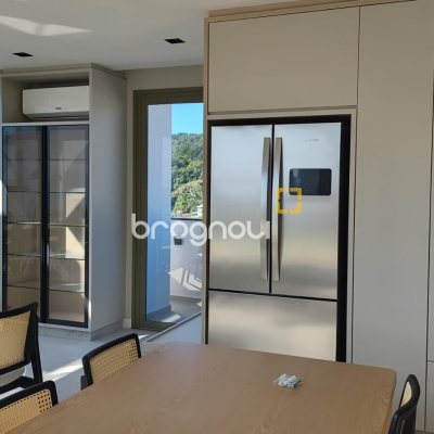 Apartamento com 65m², 2 quartos (sendo 2 suítes), 2 garagens, no bairro Jurerê Internacional em Florianópolis