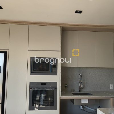 Apartamento com 65m², 2 quartos (sendo 2 suítes), 2 garagens, no bairro Jurerê Internacional em Florianópolis