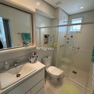 Cobertura com 226m², 3 quartos (sendo 2 suítes), 2 garagens, no bairro Jurerê Internacional em Florianópolis