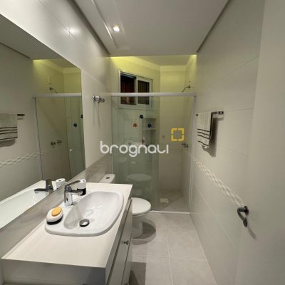 Cobertura com 226m², 3 quartos (sendo 2 suítes), 2 garagens, no bairro Jurerê Internacional em Florianópolis