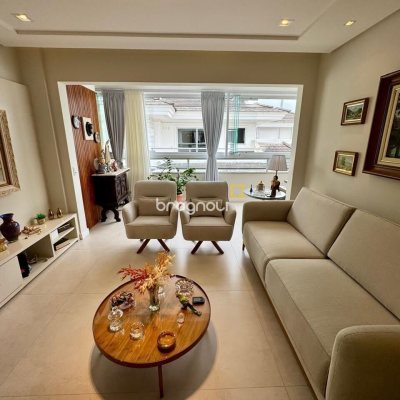 Cobertura com 226m², 3 quartos (sendo 2 suítes), 2 garagens, no bairro Jurerê Internacional em Florianópolis