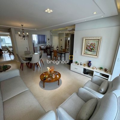 Cobertura com 226m², 3 quartos (sendo 2 suítes), 2 garagens, no bairro Jurerê Internacional em Florianópolis