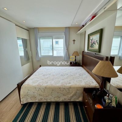 Cobertura com 226m², 3 quartos (sendo 2 suítes), 2 garagens, no bairro Jurerê Internacional em Florianópolis