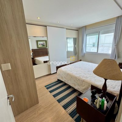 Cobertura com 226m², 3 quartos (sendo 2 suítes), 2 garagens, no bairro Jurerê Internacional em Florianópolis