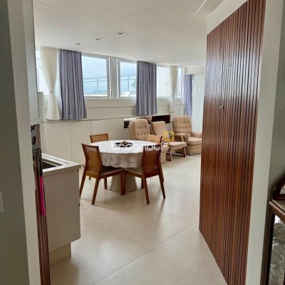 Cobertura com 226m², 3 quartos (sendo 2 suítes), 2 garagens, no bairro Jurerê Internacional em Florianópolis