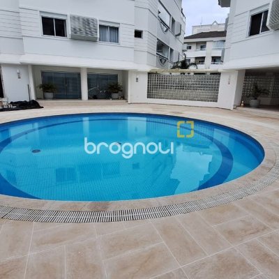 Cobertura com 226m², 3 quartos (sendo 2 suítes), 2 garagens, no bairro Jurerê Internacional em Florianópolis
