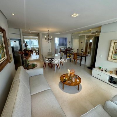 Cobertura com 226m², 3 quartos (sendo 2 suítes), 2 garagens, no bairro Jurerê Internacional em Florianópolis