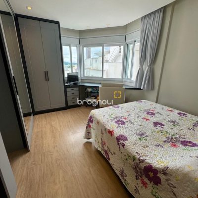 Cobertura com 226m², 3 quartos (sendo 2 suítes), 2 garagens, no bairro Jurerê Internacional em Florianópolis