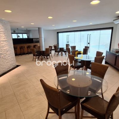 Cobertura com 226m², 3 quartos (sendo 2 suítes), 2 garagens, no bairro Jurerê Internacional em Florianópolis