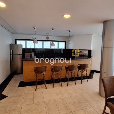 Cobertura com 226m², 3 quartos (sendo 2 suítes), 2 garagens, no bairro Jurerê Internacional em Florianópolis
