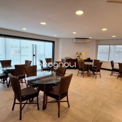 Cobertura com 226m², 3 quartos (sendo 2 suítes), 2 garagens, no bairro Jurerê Internacional em Florianópolis