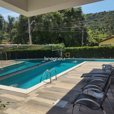 Apartamento com 86m², 3 quartos (sendo 3 suítes), 1 garagem, no bairro Jurerê em Florianópolis