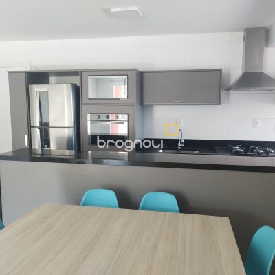 Apartamento com 86m², 3 quartos (sendo 3 suítes), 1 garagem, no bairro Jurerê em Florianópolis
