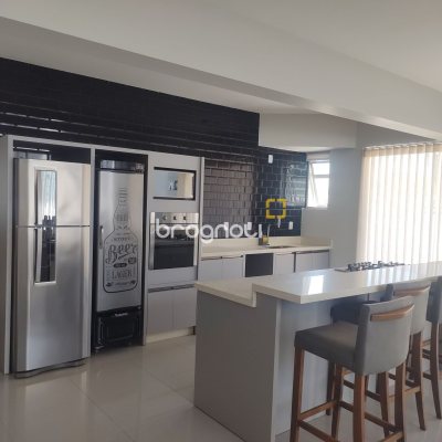 Apartamento com 86m², 3 quartos (sendo 3 suítes), 1 garagem, no bairro Jurerê em Florianópolis