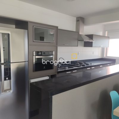 Apartamento com 86m², 3 quartos (sendo 3 suítes), 1 garagem, no bairro Jurerê em Florianópolis