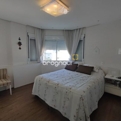 Cobertura com 224m², 3 quartos (sendo 3 suítes), 2 garagens, no bairro Jurerê Internacional em Florianópolis