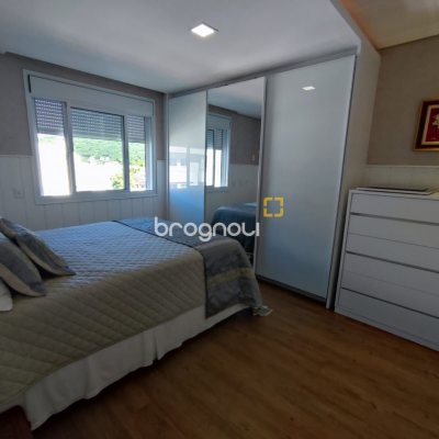Cobertura com 224m², 3 quartos (sendo 3 suítes), 2 garagens, no bairro Jurerê Internacional em Florianópolis