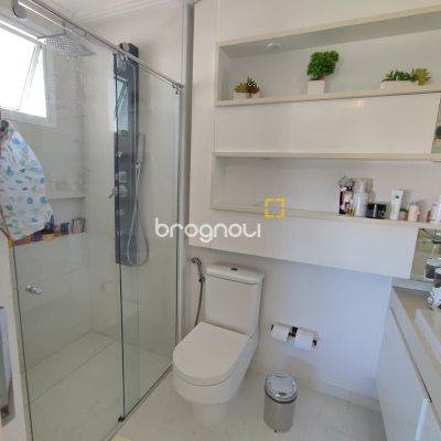 Cobertura com 224m², 3 quartos (sendo 3 suítes), 2 garagens, no bairro Jurerê Internacional em Florianópolis
