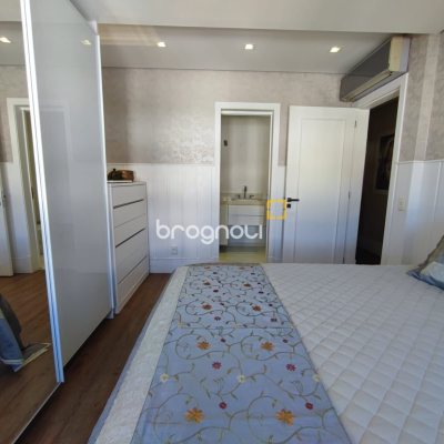 Cobertura com 224m², 3 quartos (sendo 3 suítes), 2 garagens, no bairro Jurerê Internacional em Florianópolis
