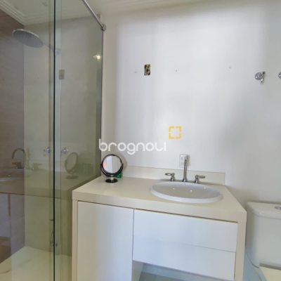 Cobertura com 224m², 3 quartos (sendo 3 suítes), 2 garagens, no bairro Jurerê Internacional em Florianópolis
