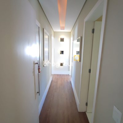 Cobertura com 224m², 3 quartos (sendo 3 suítes), 2 garagens, no bairro Jurerê Internacional em Florianópolis