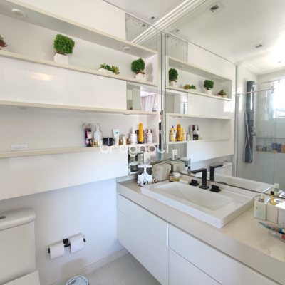 Cobertura com 224m², 3 quartos (sendo 3 suítes), 2 garagens, no bairro Jurerê Internacional em Florianópolis