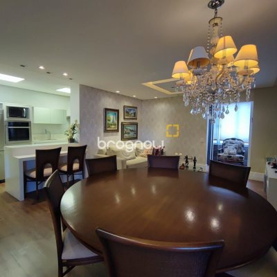 Cobertura com 224m², 3 quartos (sendo 3 suítes), 2 garagens, no bairro Jurerê Internacional em Florianópolis