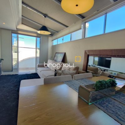Cobertura com 224m², 3 quartos (sendo 3 suítes), 2 garagens, no bairro Jurerê Internacional em Florianópolis