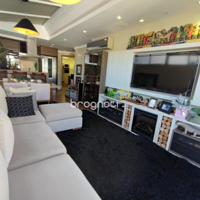 Cobertura com 224m², 3 quartos (sendo 3 suítes), 2 garagens, no bairro Jurerê Internacional em Florianópolis