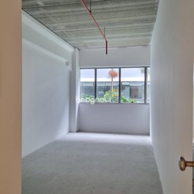 Sala com 26m², 2 garagens, no bairro Saco Grande em Florianópolis