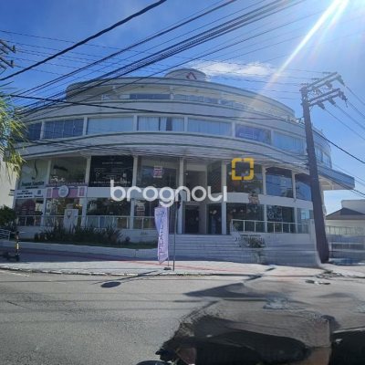 Sala com 41m², no bairro Córrego Grande em Florianópolis