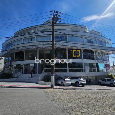 Sala com 41m², no bairro Córrego Grande em Florianópolis