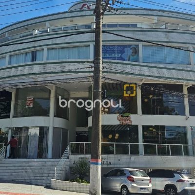 Sala com 41m², no bairro Córrego Grande em Florianópolis