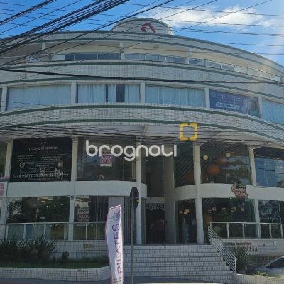 Sala com 41m², no bairro Córrego Grande em Florianópolis