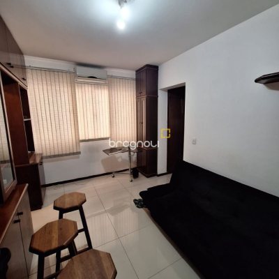 Apartamento com 42m², 1 quarto, 1 garagem, no bairro Centro em Florianópolis