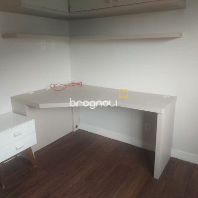 Casa com 250m², 4 quartos (sendo 4 suítes), 3 garagens, no bairro Centro em Florianópolis