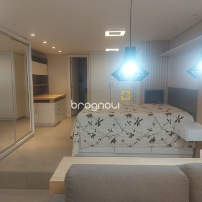 Casa com 250m², 4 quartos (sendo 4 suítes), 3 garagens, no bairro Centro em Florianópolis
