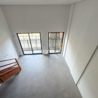 Loft com 81m², 1 quarto, 1 garagem, no bairro Monte Verde em Florianópolis