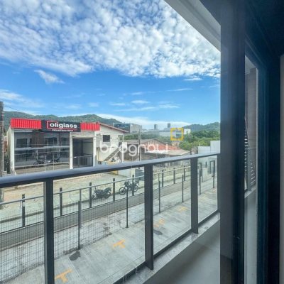 Loft com 81m², 1 quarto, 1 garagem, no bairro Monte Verde em Florianópolis