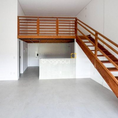 Loft com 53m², 1 quarto, 1 garagem, no bairro Monte Verde em Florianópolis