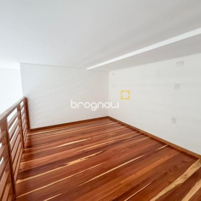 Loft com 53m², 1 quarto, 1 garagem, no bairro Monte Verde em Florianópolis