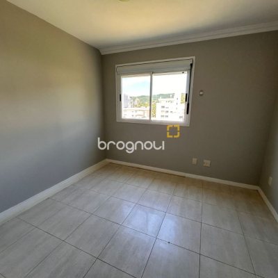 Cobertura com 263m², 4 quartos (sendo 2 suítes), 2 garagens, no bairro Córrego Grande em Florianópolis