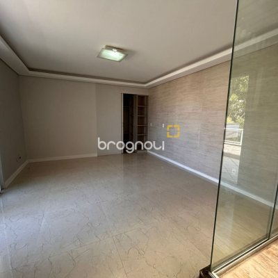 Cobertura com 263m², 4 quartos (sendo 2 suítes), 2 garagens, no bairro Córrego Grande em Florianópolis
