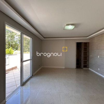 Cobertura com 263m², 4 quartos (sendo 2 suítes), 2 garagens, no bairro Córrego Grande em Florianópolis