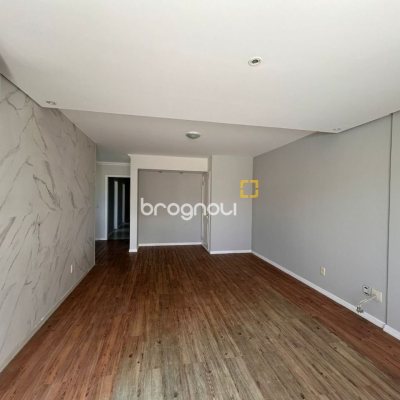 Cobertura com 263m², 4 quartos (sendo 2 suítes), 2 garagens, no bairro Córrego Grande em Florianópolis