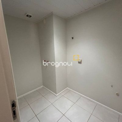 Cobertura com 263m², 4 quartos (sendo 2 suítes), 2 garagens, no bairro Córrego Grande em Florianópolis