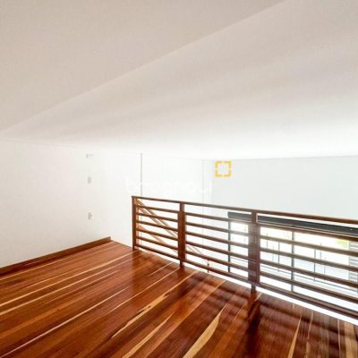 Loft com 56m², 1 quarto, 1 garagem, no bairro Monte Verde em Florianópolis